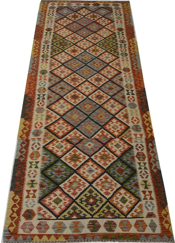 Orientmattor Kelim Chobi 64743 rug with intricate geometric patterns and warm earthy tones, traditional handwoven design.