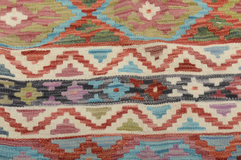 Orientmattor Kelim-Chobi 64909, traditional woven Kelim rug with intricate patterns and natural colors, suitable for home decor.