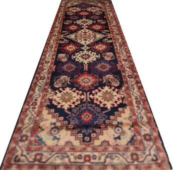 Handknuten Hamadan Oriental rug by Orientmattor, village nomad carpet in 298x82 cm with intricate traditional patterns.