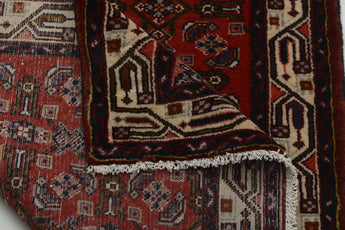 Handwoven Hamadan Oriental village carpet from Orientmattor, 300x82 cm, showcasing intricate patterns and rich colors.