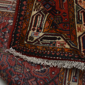 Handwoven Hamadan Oriental village carpet by Orientmattor, 303x80 cm with intricate traditional patterns.