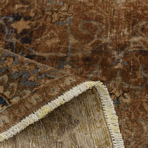 Vintage Oriental handknuten matta from Orientmattor, 267 x 165 cm, featuring intricate traditional patterns.