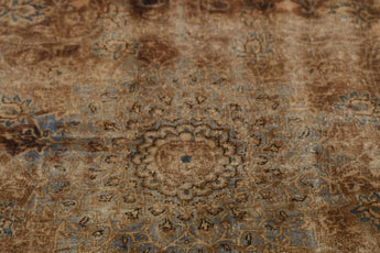 Vintage Oriental handwoven rug from Orientmattor, 267x165 cm, featuring intricate traditional patterns and rich colors.