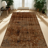 Vintage Oriental handwoven rug from Orientmattor, 267x165 cm, intricate patterns and rich colors in detailed close-up image.