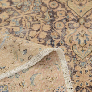 Vintage Oriental handknuten matta from Orientmattor, 274x190 cm with intricate patterns and rich colors.