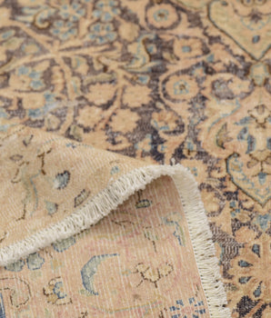 Vintage Oriental handknuten matta from Orientmattor, 274x190 cm with intricate patterns and rich colors.