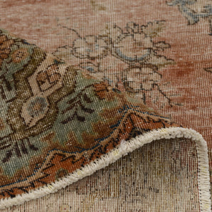 Vintage Oriental handwoven rug by Orientmattor, 331x245 cm with intricate patterns and rich colors.