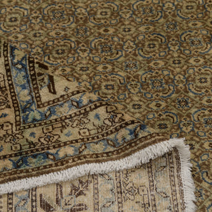Vintage Oriental handknuten matta from Orientmattor, 370 x 310 cm with intricate traditional patterns.