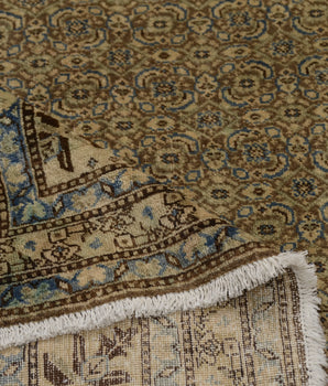 Vintage Oriental handknuten matta from Orientmattor, 370 x 310 cm with intricate traditional patterns.