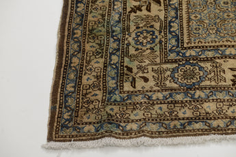 Vintage Oriental handwoven rug from Orientmattor, 370x310 cm, with intricate patterns and rich colors.