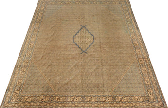 Vintage Oriental handwoven rug from Orientmattor, 370 x 310 cm, detailed floral pattern in warm tones.