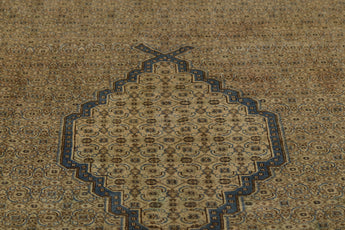 Vintage Oriental handwoven rug by Orientmattor, 370x310 cm with intricate patterns and rich colors.