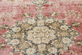 Vintage Orientmattor handknuten matta with intricate oriental patterns, measuring 423 x 277 cm, in warm, rich colors.