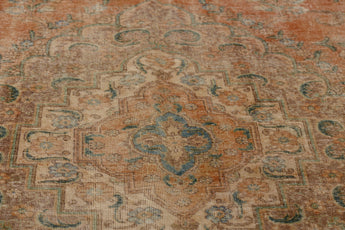 Vintage Oriental handwoven rug from Orientmattor, 476 x 328 cm with intricate patterns and rich colors.