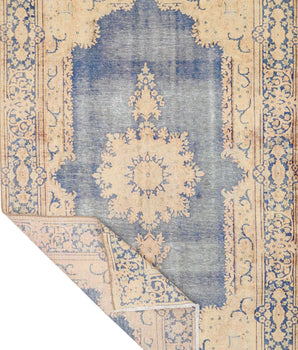 Vintage Persian handwoven rug by Orientmattor, 270x173 cm, featuring intricate traditional patterns and rich colors.