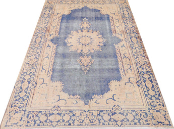 Vintage Persian handwoven rug by Orientmattor, 270x173 cm, with intricate traditional patterns and rich colors.