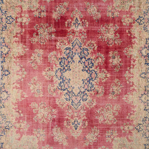 Vintage Persian handwoven rug from Orientmattor, 326 x 246 cm with intricate traditional patterns.