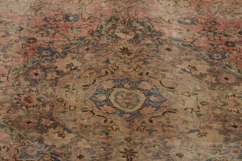 Vintage Persian handwoven rug by Orientmattor with intricate patterns, measuring 380 x 276 cm, in a classic design.