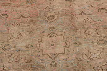Vintage Persian handwoven rug from Orientmattor, 380x286 cm, showcasing intricate traditional patterns and rich colors.