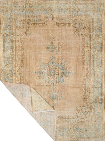 Vintage Persian handwoven rug by Orientmattor, 382x291 cm with intricate traditional patterns and rich colors.