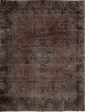 Orientmattor Vintage 61003 rug with intricate patterns and rich colors, showcasing its classic design and texture.