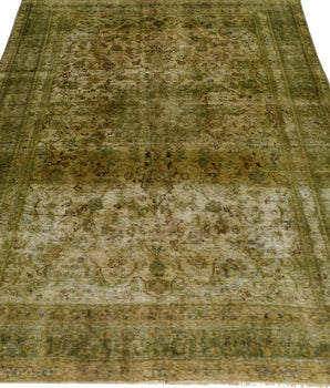 Vintage Orientmattor rug 64283 featuring intricate patterns and warm colors, displayed on a wooden floor.