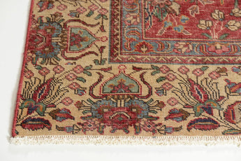 Vintage Orientmattor Vintage 64413 rug with intricate patterns and warm colors, shown in a detailed close-up image.