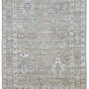 Handknuten Ushak Oriental rug, Ziegler/Kazak style, 207x149 cm, with intricate traditional patterns on a soft background.