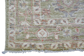 Handknuten Ushak Oriental rug, Ziegler/Kazak style, 207x149 cm, with intricate patterns and rich colors, from Orientmattor.