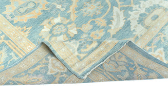 Handwoven Ushak Oriental rug by Orientmattor, Ziegler/Kazak style, 374x274 cm with intricate patterns and rich colors.